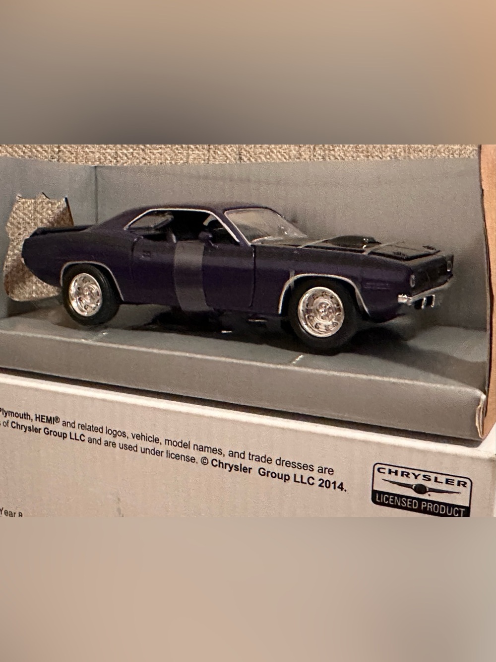 NEW 1970 Plymouth Cuda. Purple Die-Cast Model Car. Officially Licensed Product